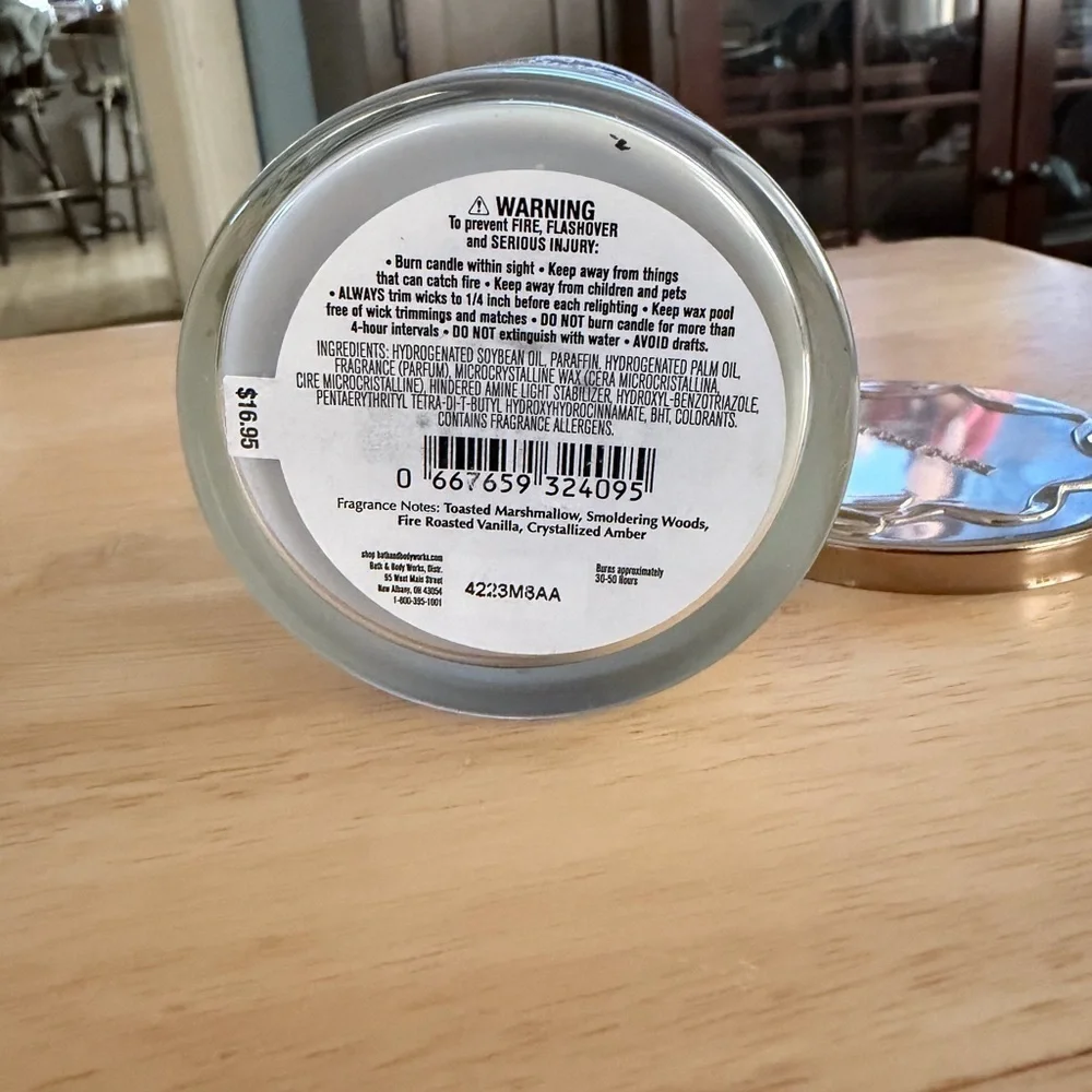 Bath & Body Works Marshmallow Fireside Candle - Silver and Green